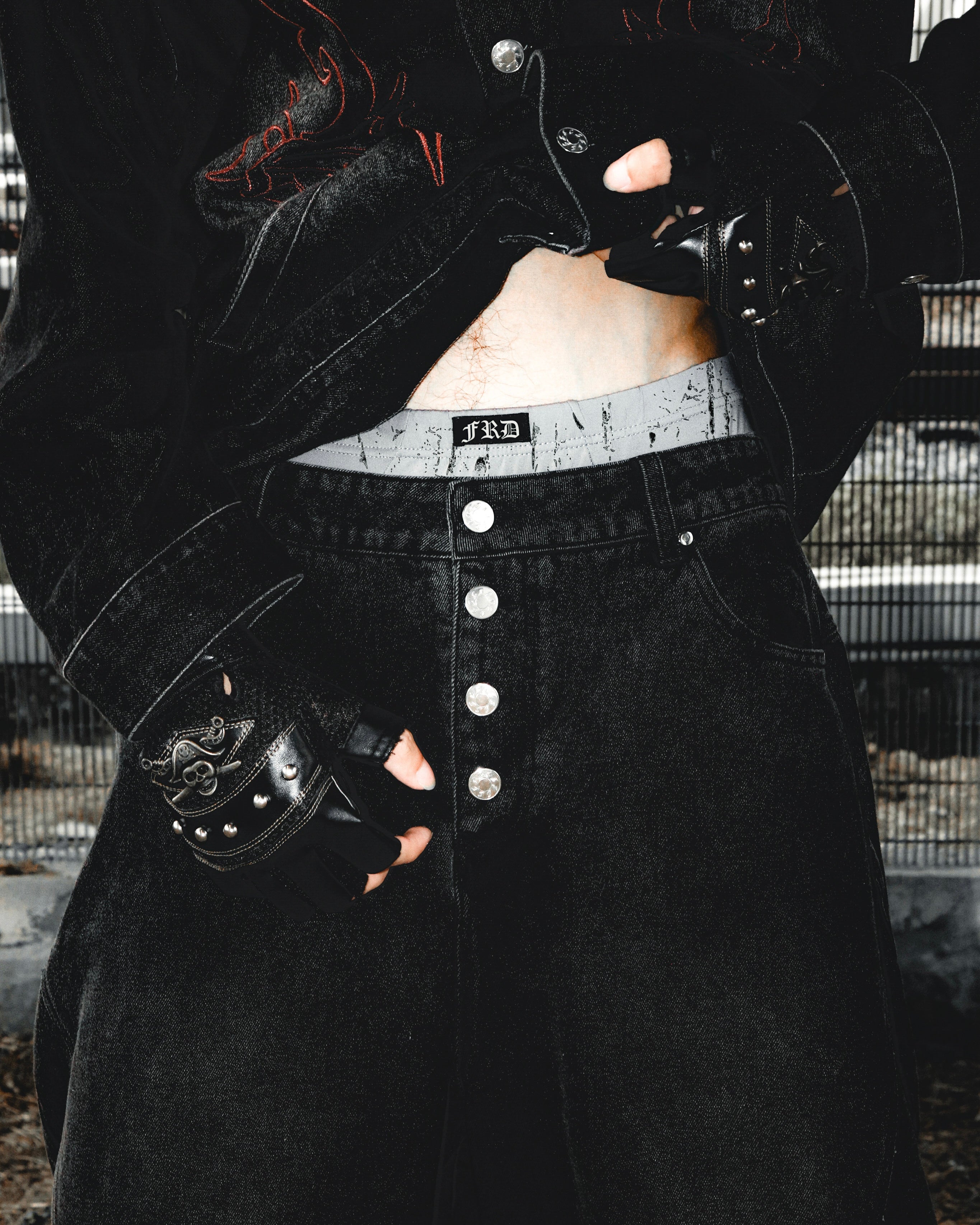 Aura Curved Jeans Black