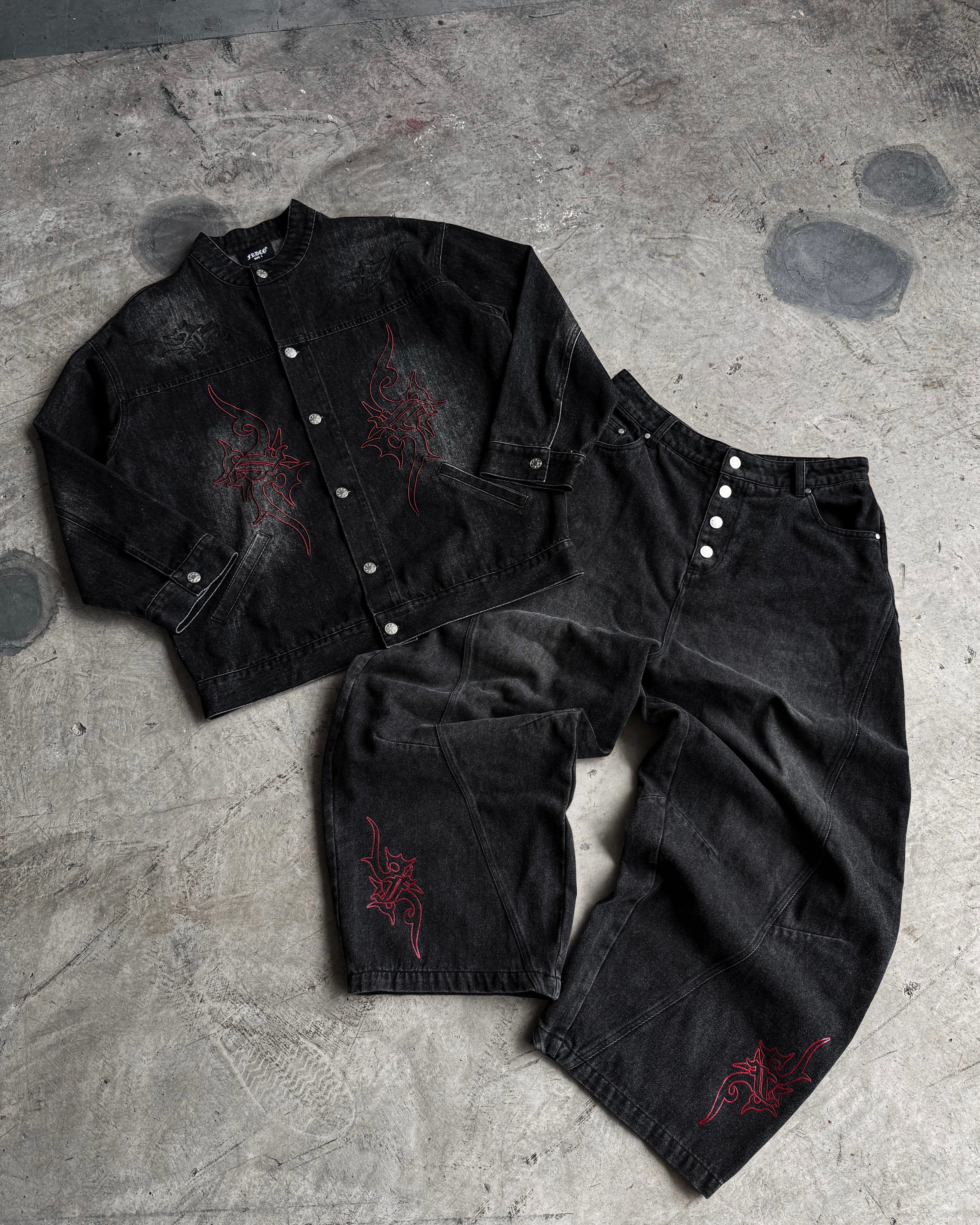 Aura Curved Jeans Black