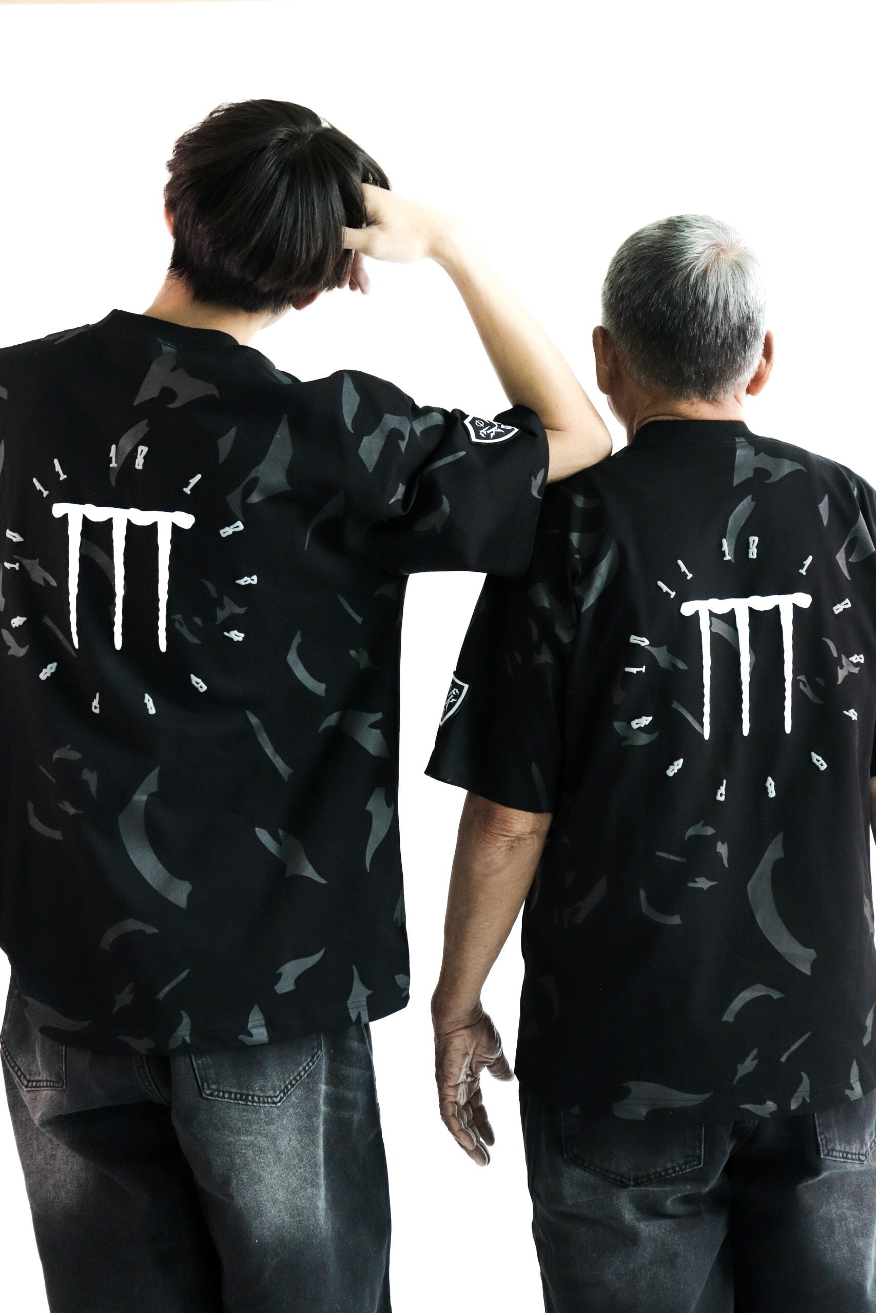Time Crack Double Badges Tee Black