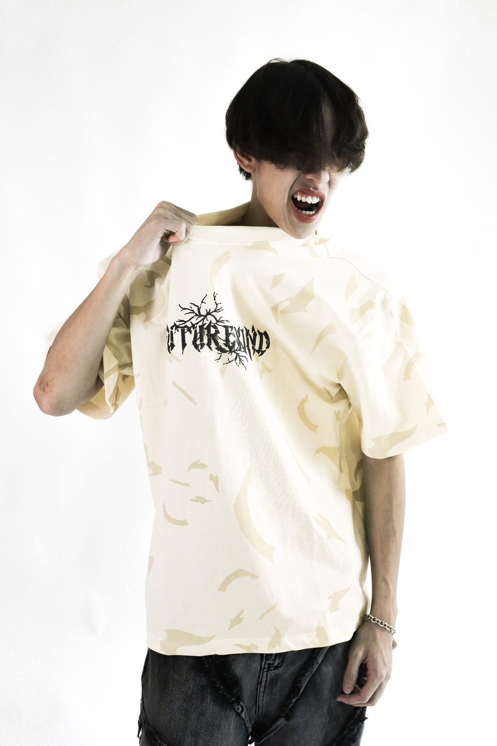 Time Crack Essential Tee Cream