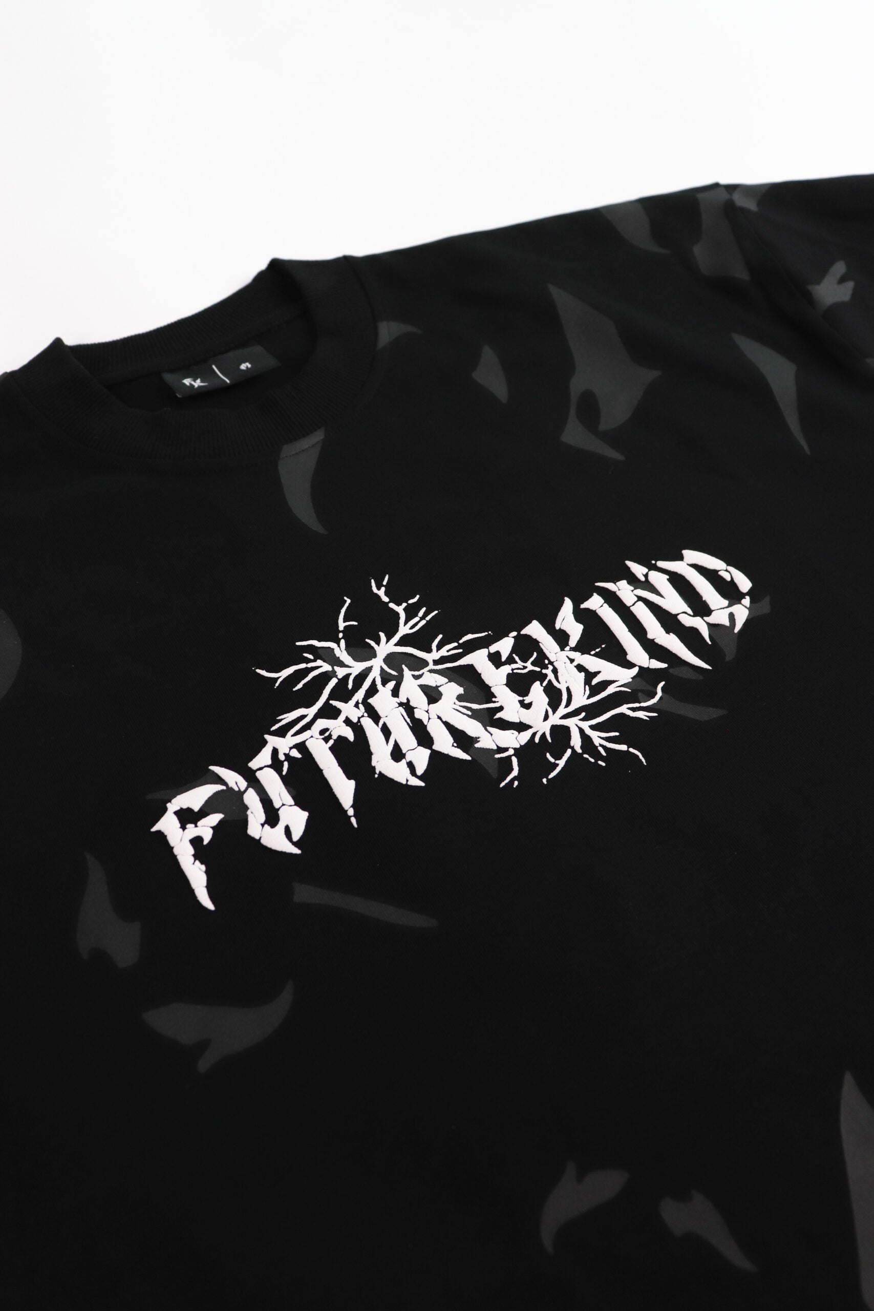Time Crack Essential Tee Black
