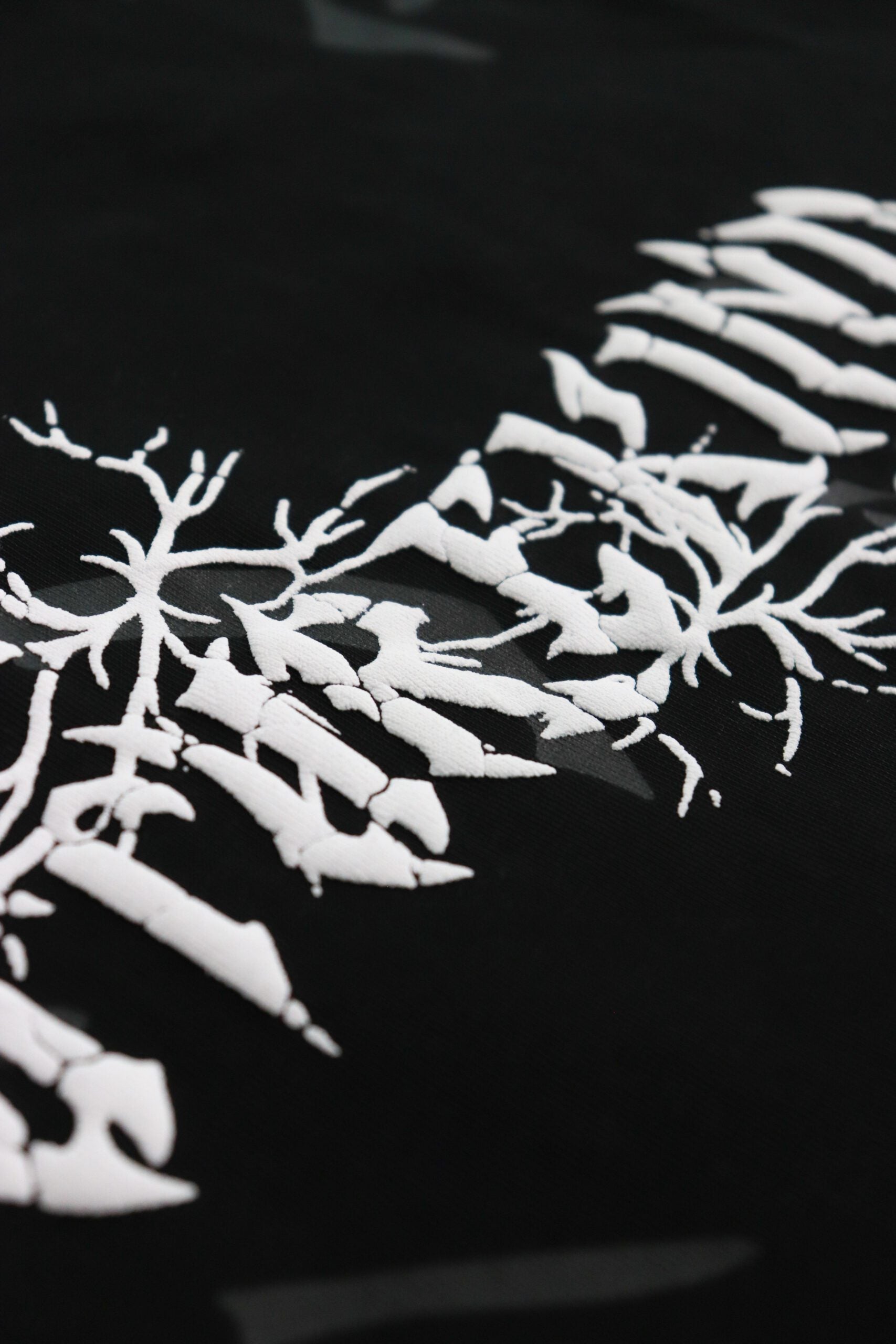 Time Crack Essential Tee Black