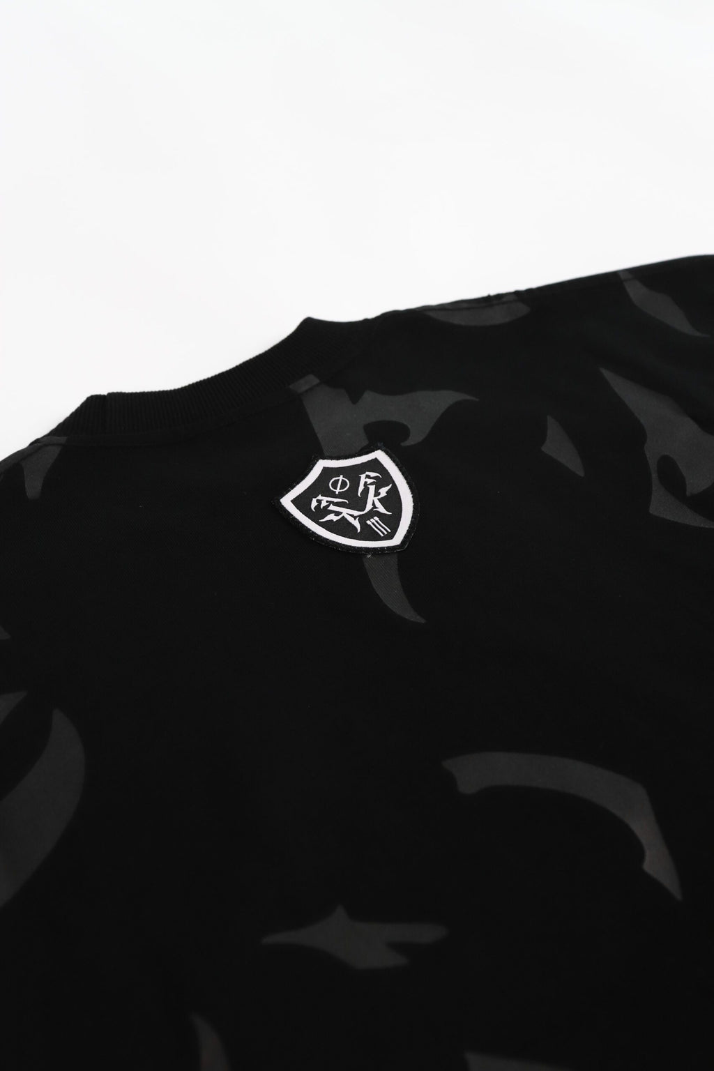 Time Crack Essential Tee Black