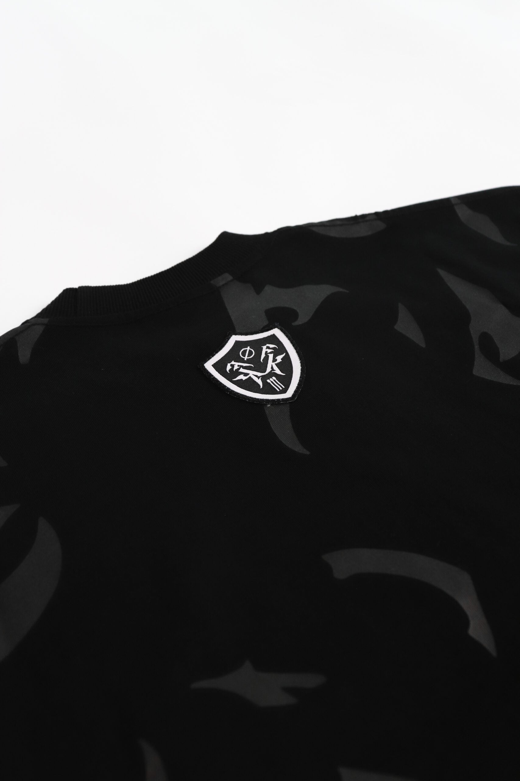 Time Crack Essential Tee Black