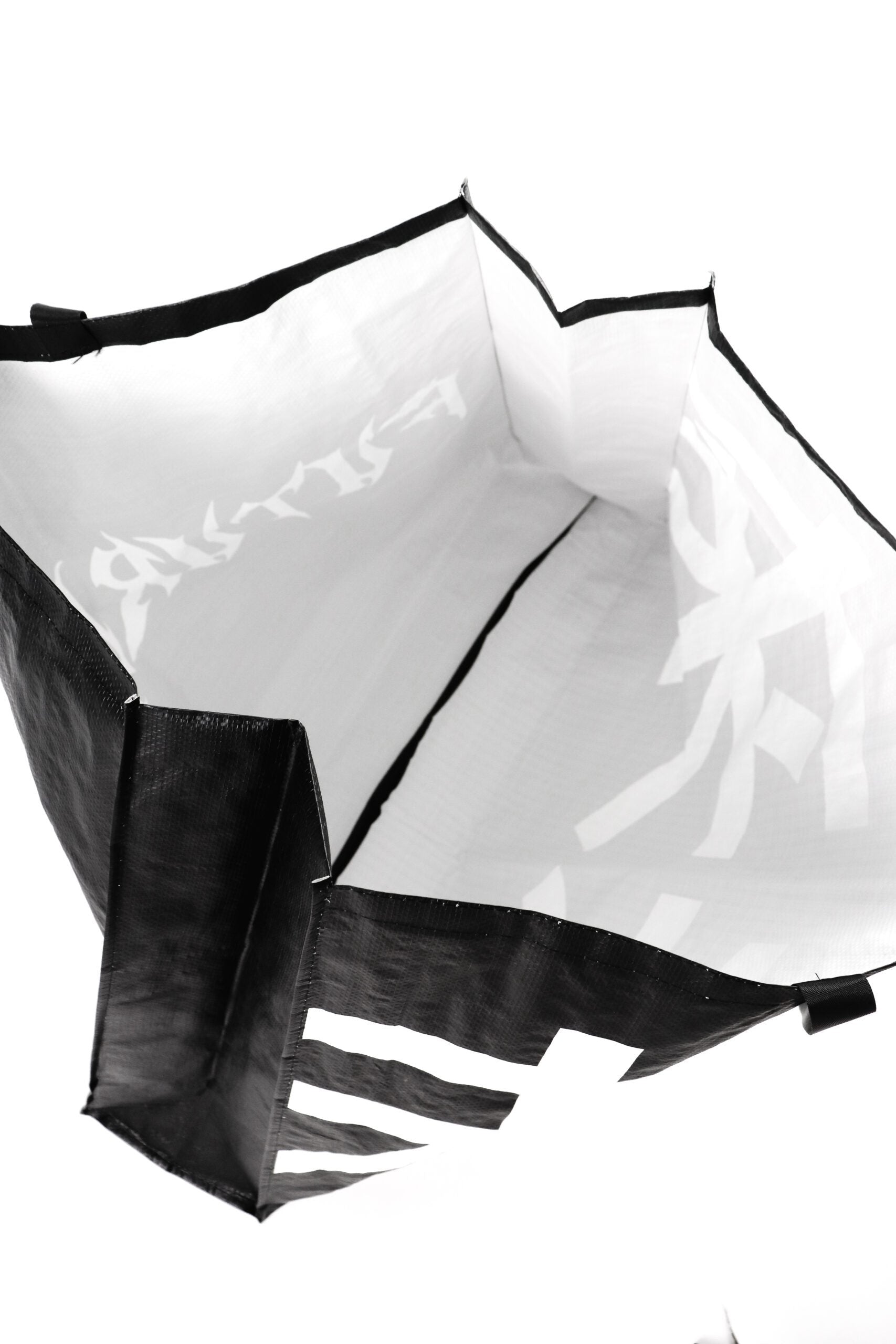 Essential Logo Bulky Bag