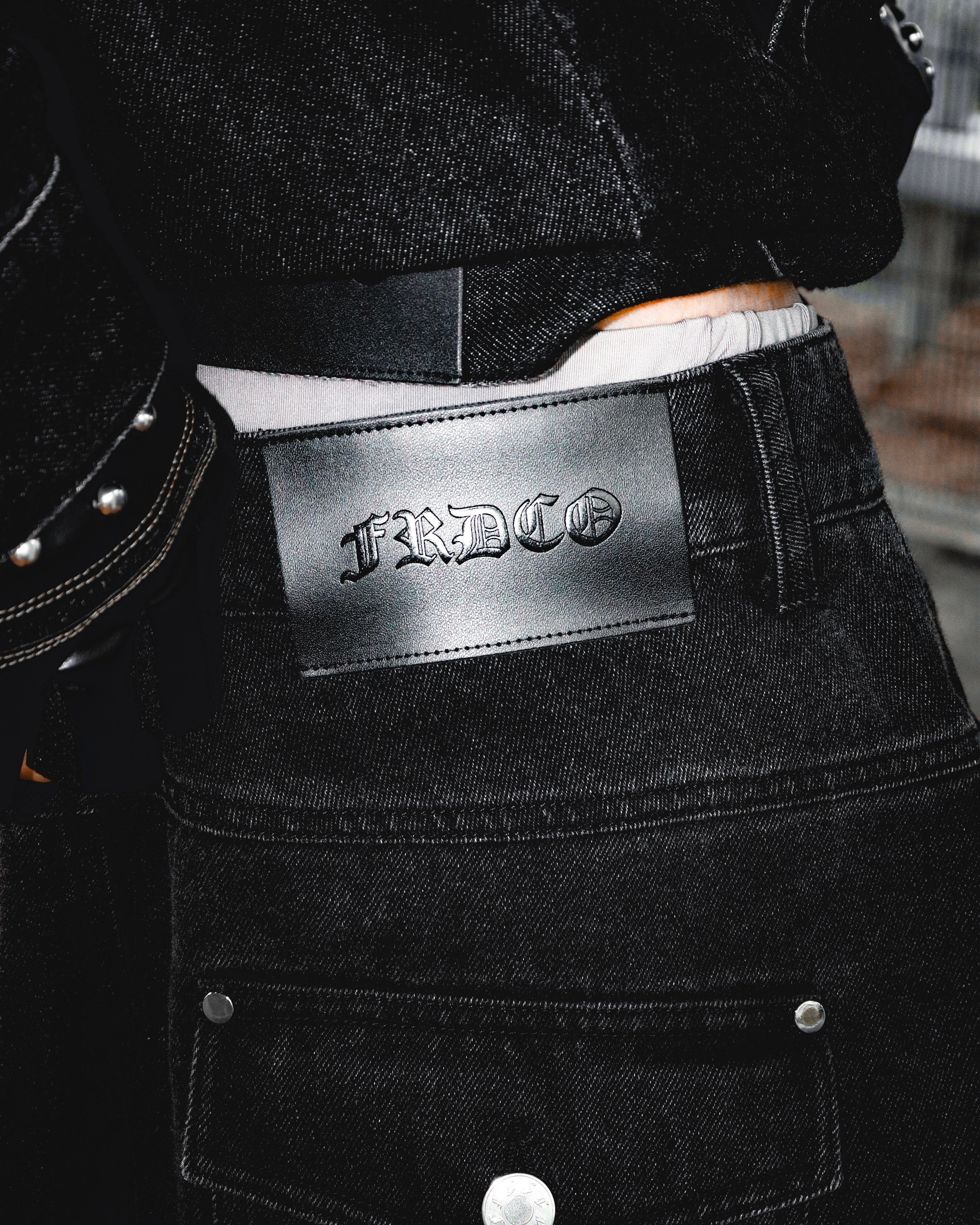 Aura Curved Jeans Black