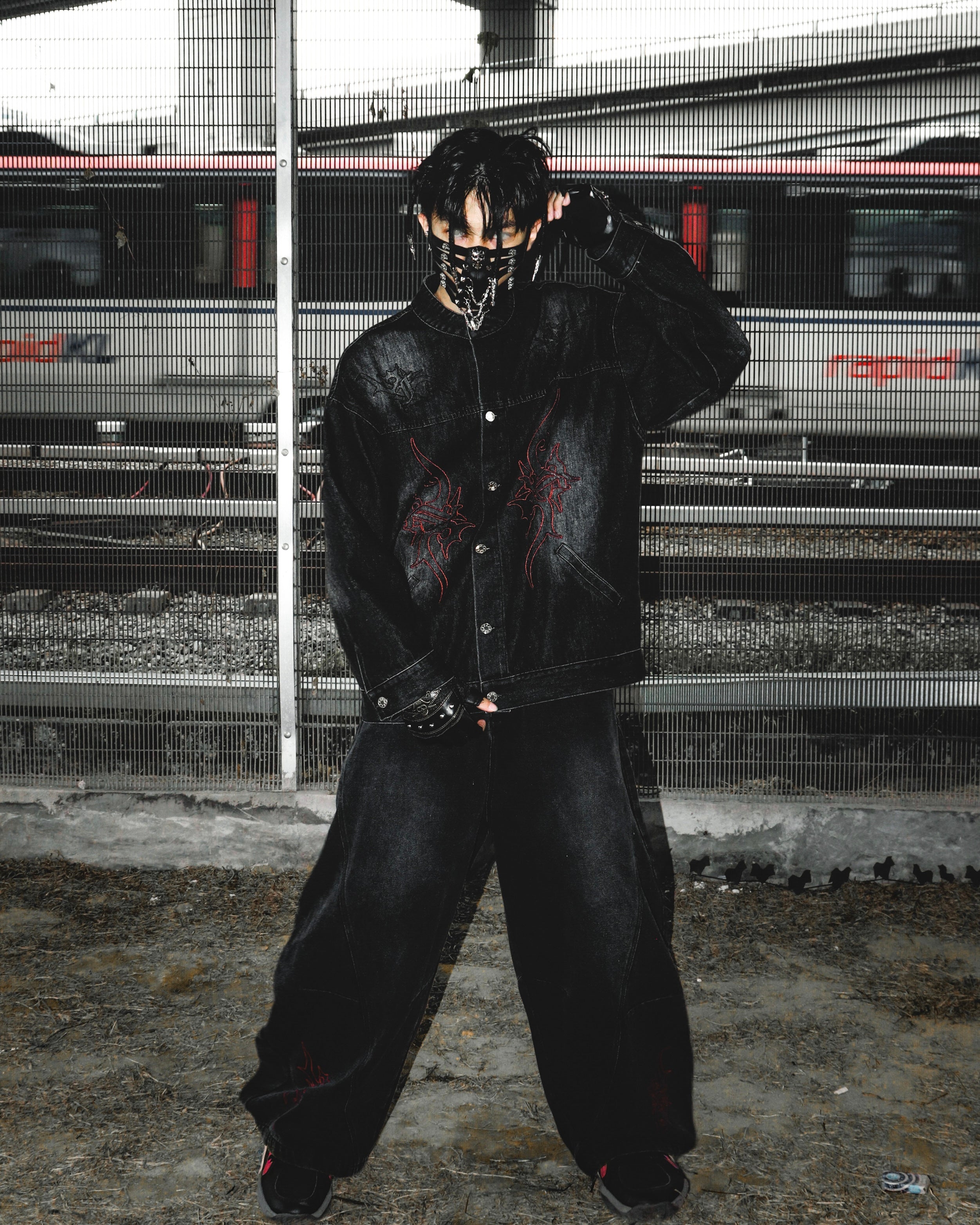 Aura Curved Jeans Black