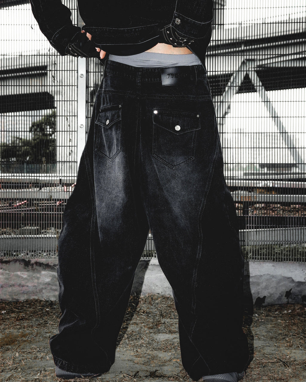 Aura Curved Jeans Black