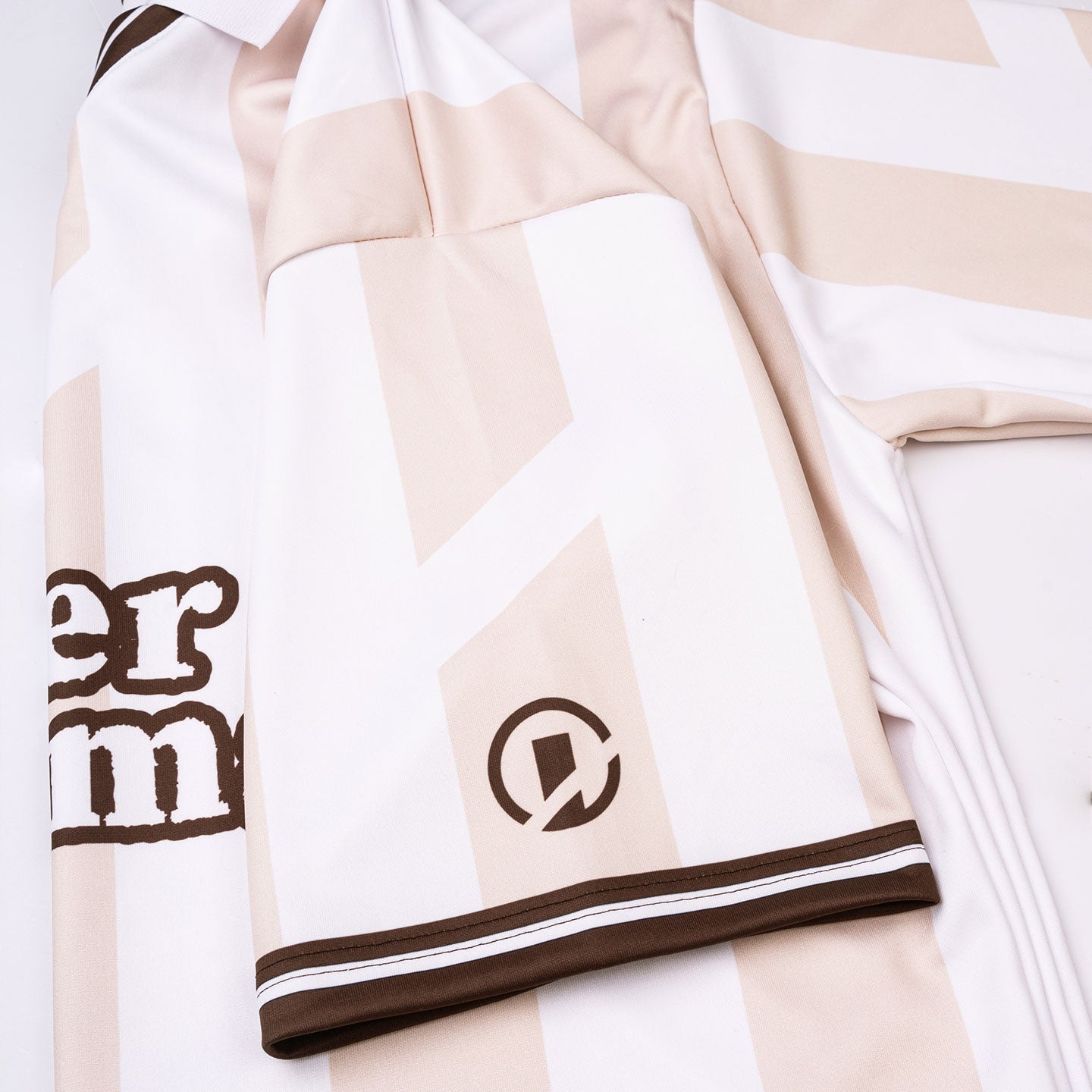 Better Human Playmaker Oversized Jersey Beige