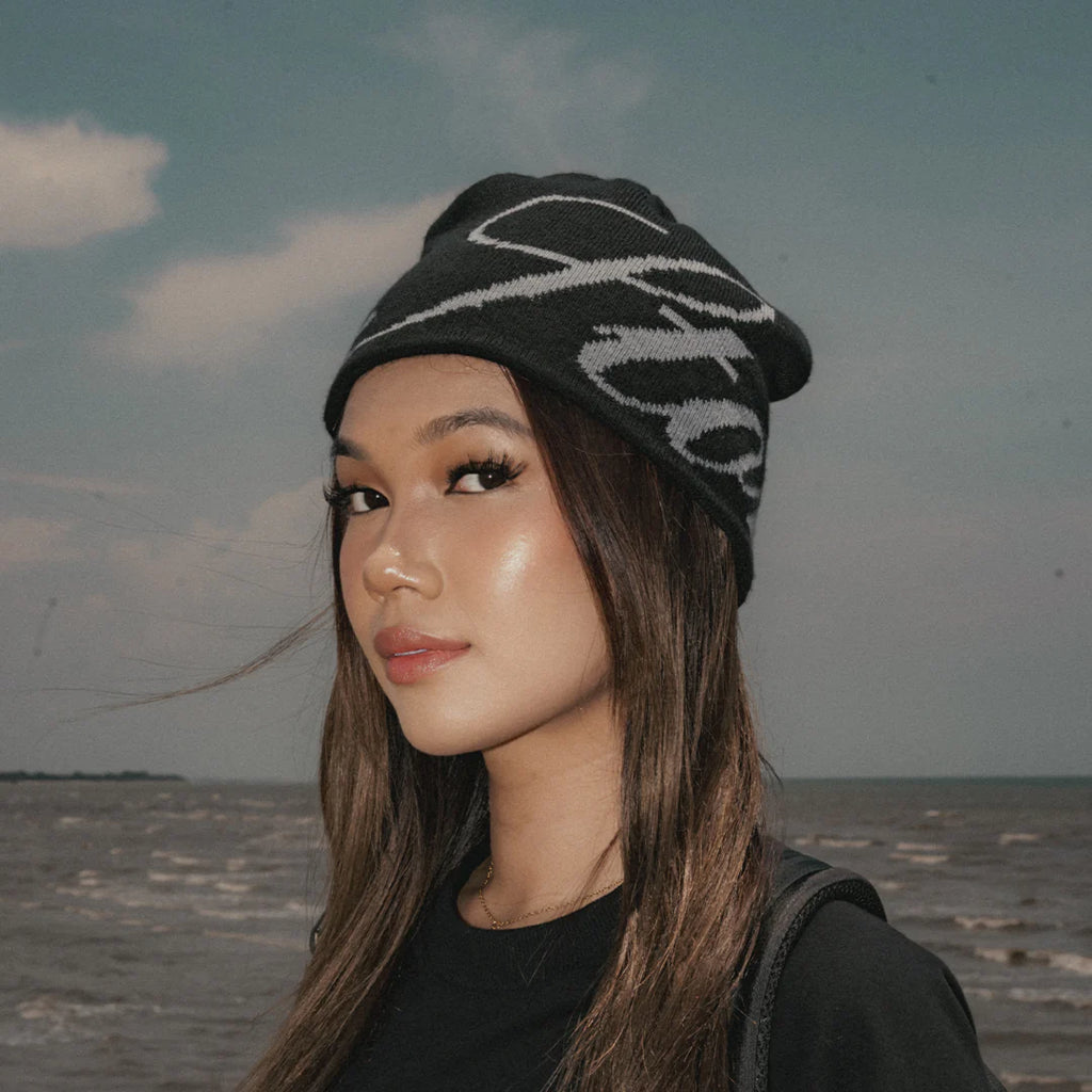 Void : Cursive Logo Beanie Black