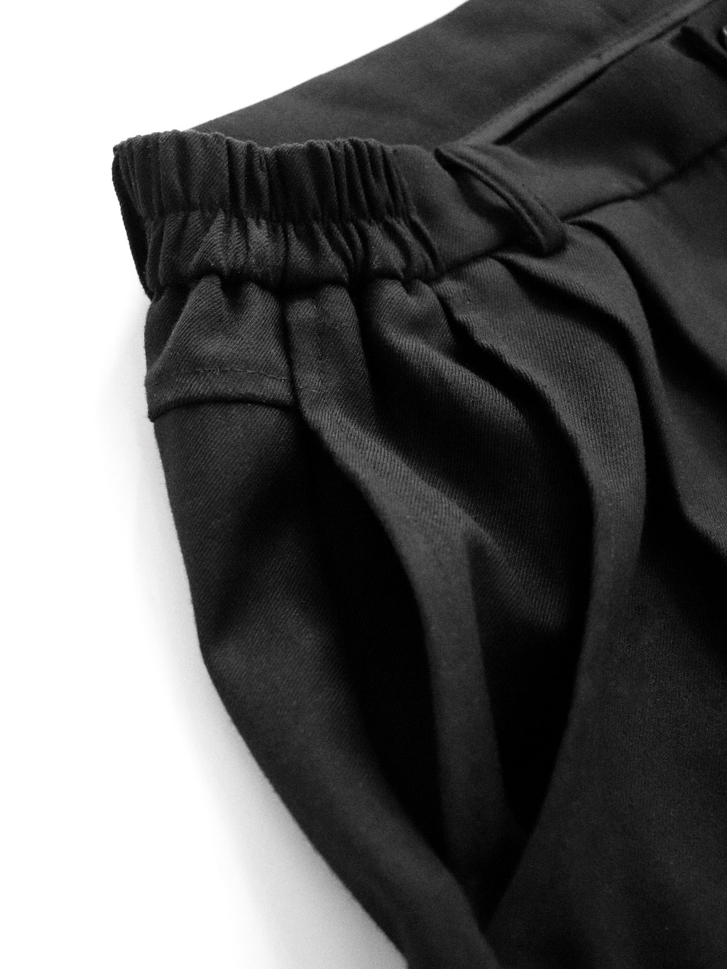 Structured Pleated Shorts - Black