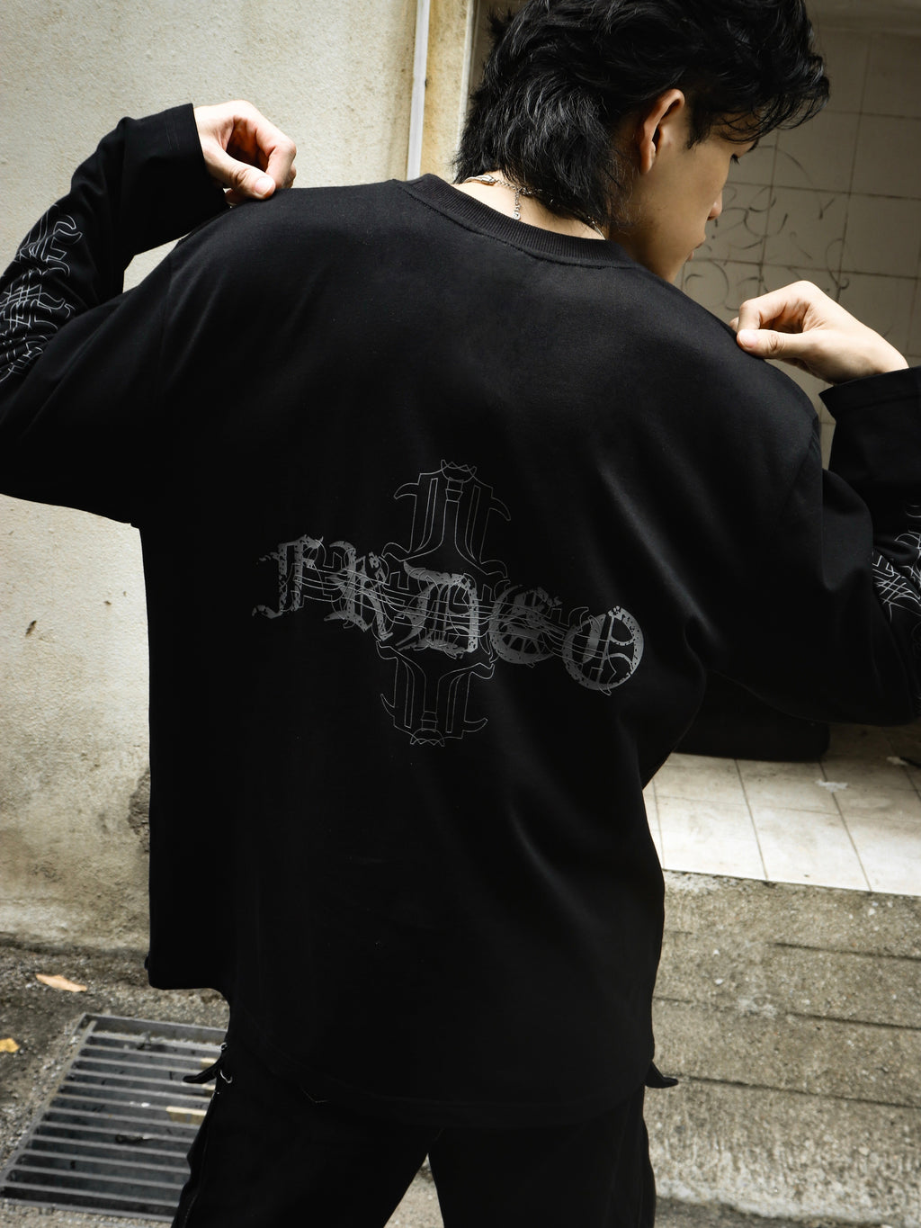Aura Essential Long Sleeve Black