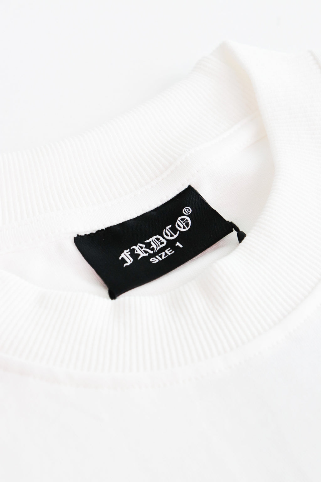 Triple S : Embroidery Snake Tee White