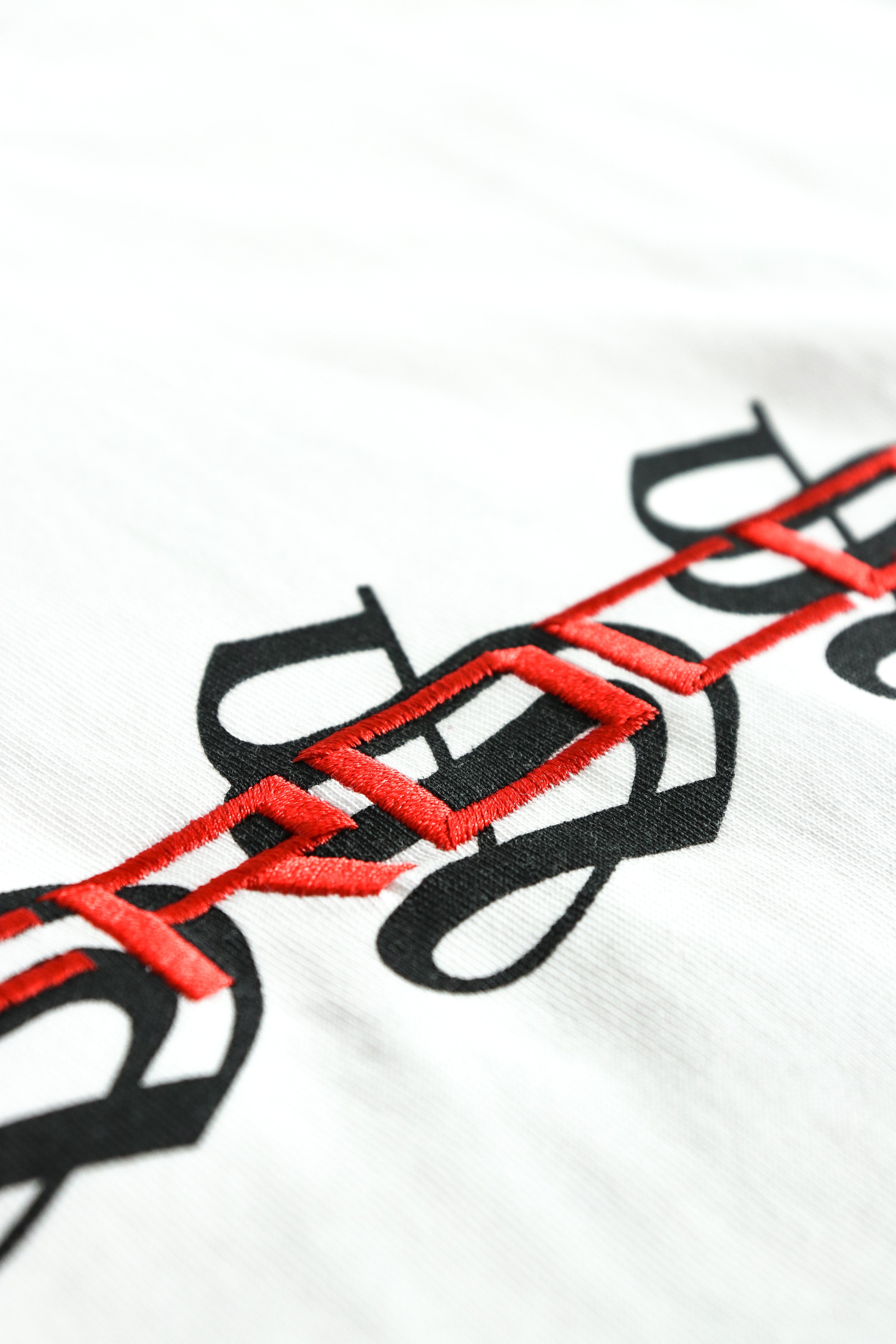 Triple S : Embroidery Snake Tee White