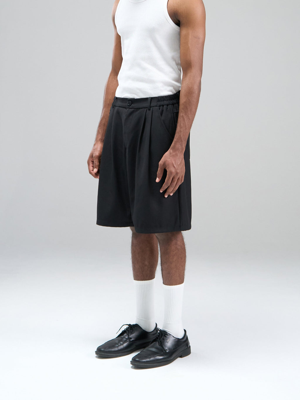 Structured Pleated Shorts - Black