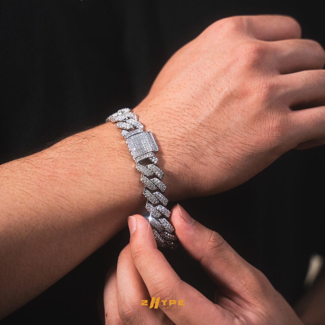 Iced-Out Prong Cuban Link Bracelet 13mm